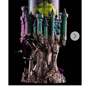 NWT Maleficent Dragon Castle Pedestal Enchanted Green and Silver Castle Figurine